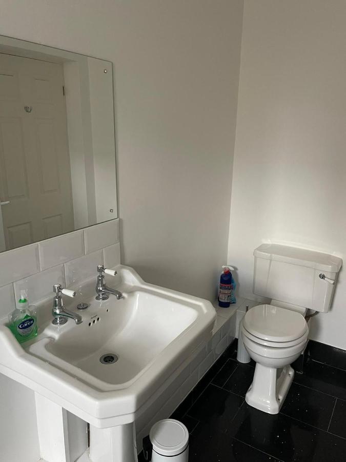 Lovely 2 Bedroom Flat Wifi Close To The Beach Борнмут Экстерьер фото