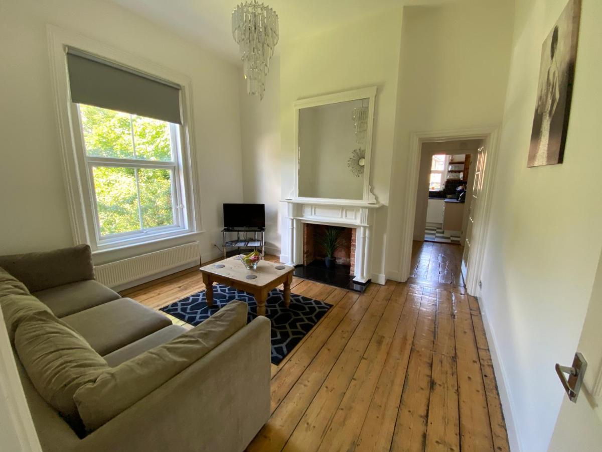 Lovely 2 Bedroom Flat Wifi Close To The Beach Борнмут Экстерьер фото